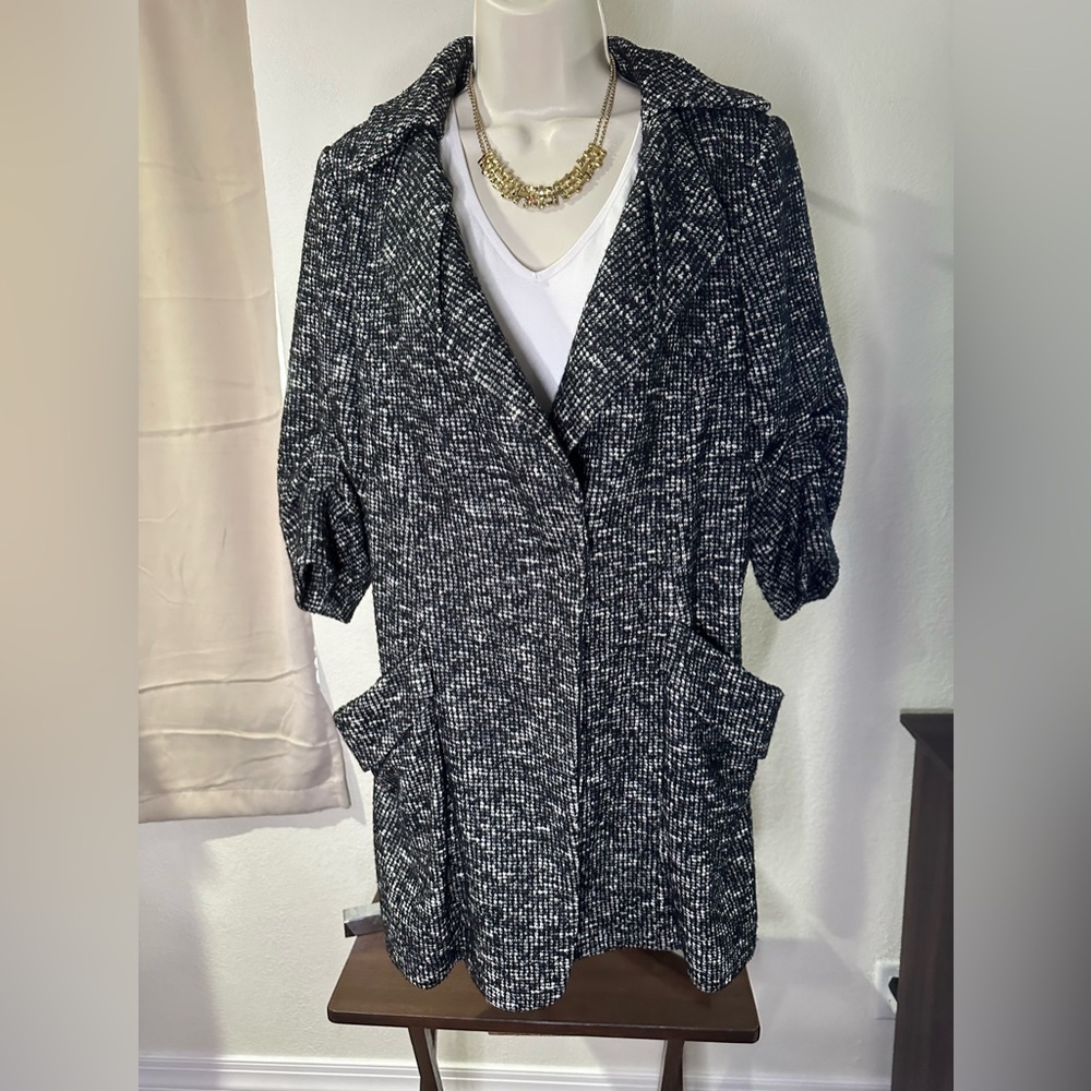 Tweed jacket, black/white, size 6, 3/4 sleeve, 3 button career, classy old money